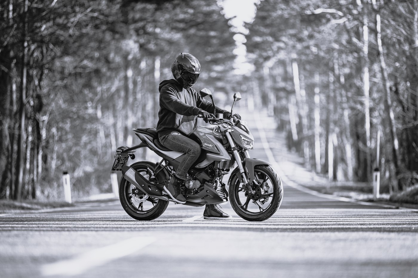 QJ-Motor_SRK125S_Lifestyle_2025-2